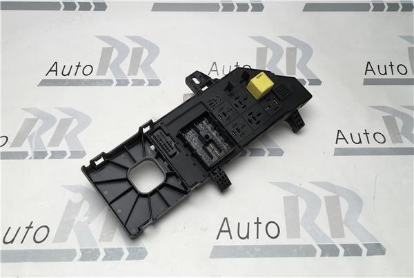 Caja fusibles Opel Vectra C 13181984