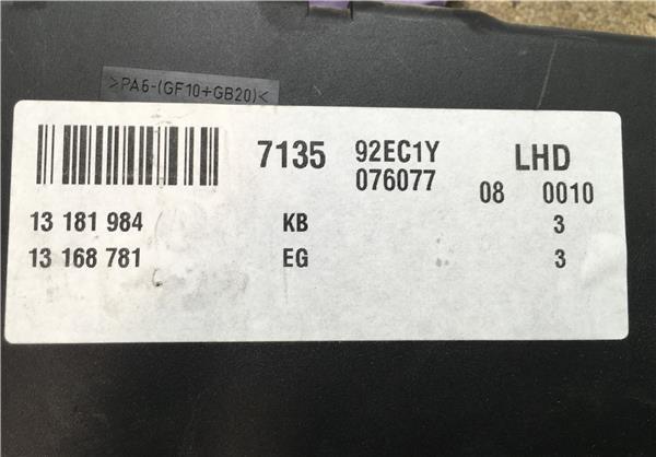 Caja fusibles Opel Vectra C 13181984