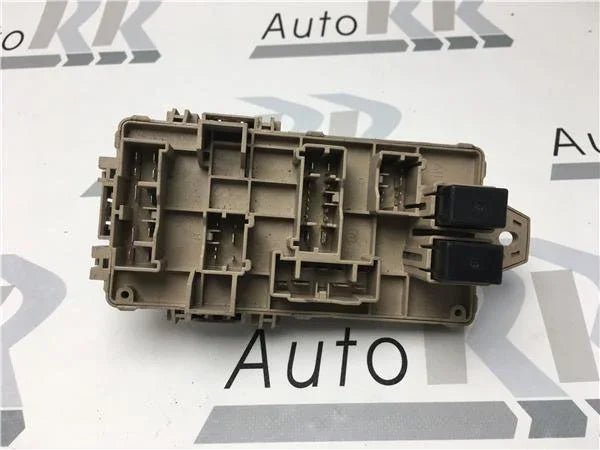 Caja fusibles Subaru G11 LB100601b