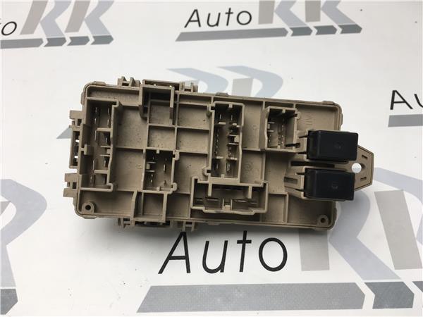 Caja fusibles Subaru G11 LB100601b - LB100601b