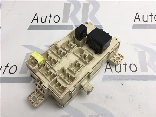 Caja fusibles Toyota Land cruider j90