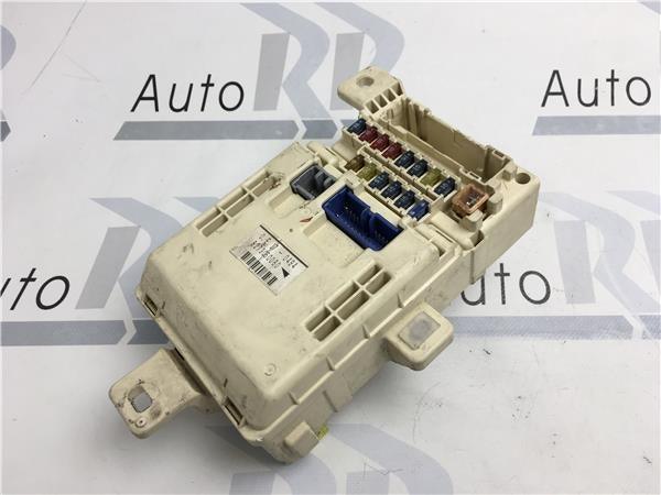 Caja fusibles Toyota Land cruider j90