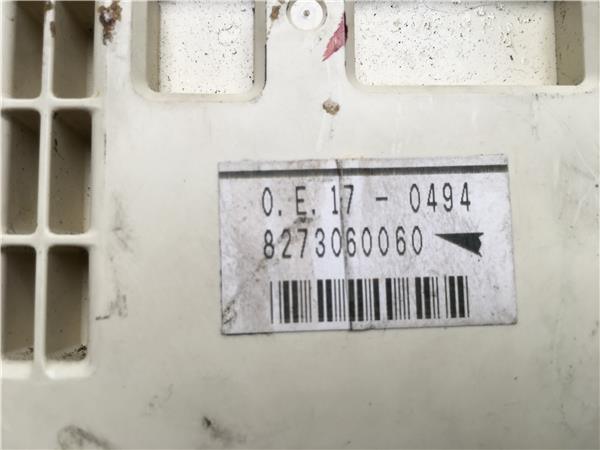 Caja fusibles Toyota Land cruider j90 - 8273060060