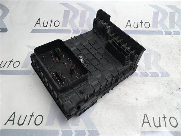 Caja fusibles VW 0-1718128-1
