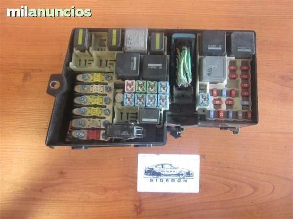 Caja reles / fusibles ford - 5m5t14k733dac