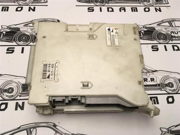 Caja reles fusibles lexus is 220d - AutoRR 8273053050