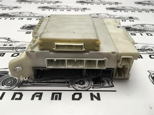 Caja reles fusibles lexus is220 d - 8273053020