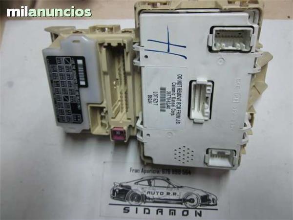 Caje de rele y fusibles suzuki swift - 