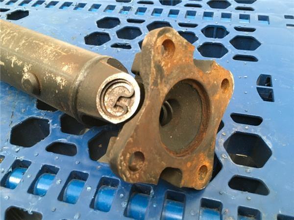 Cardan central Jeep Cherokee KJ 52853130