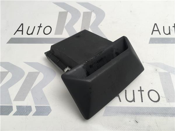 Cenicero central Nissan Terrano II - 688000f000