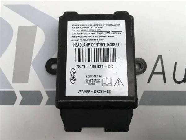 Centralita luces ford kuga 7s7113k031cc