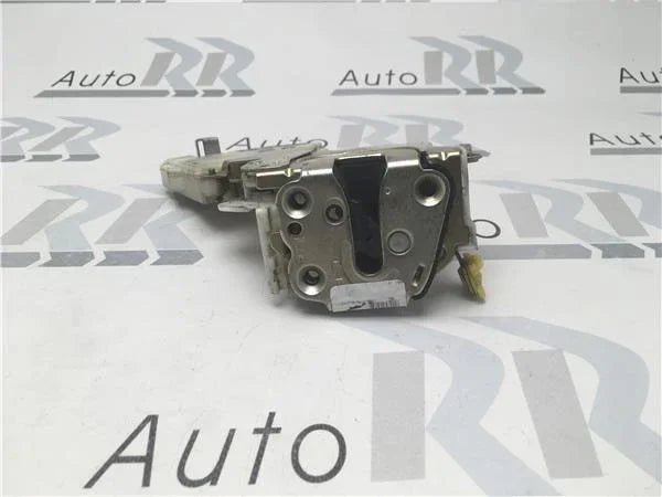 Cerradura derecha Nissan Terrano II