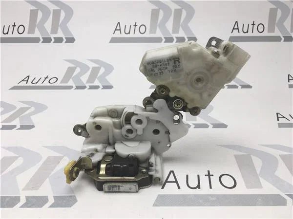 Cerradura derecha Nissan Terrano II