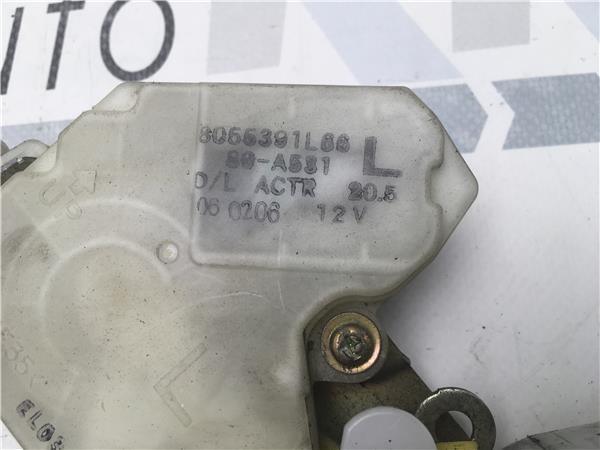 Cerradura izquierda nissan terrano ii