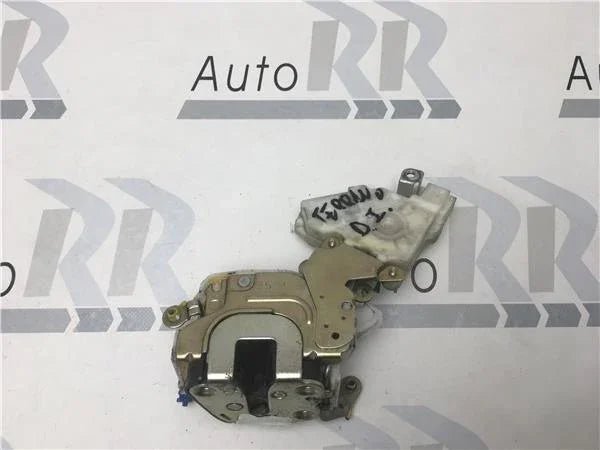 Cerradura izquierda nissan terrano ii