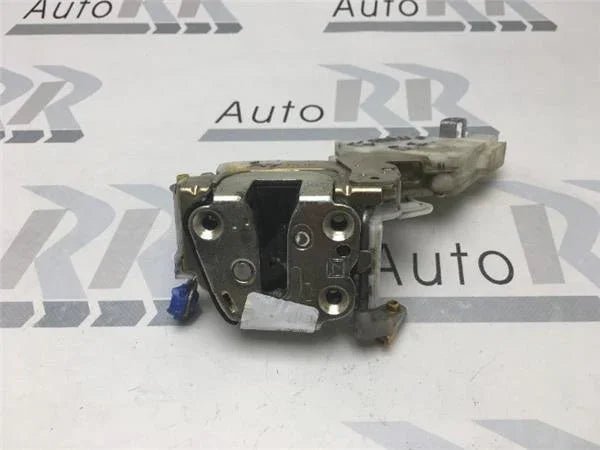 Cerradura izquierda nissan terrano ii