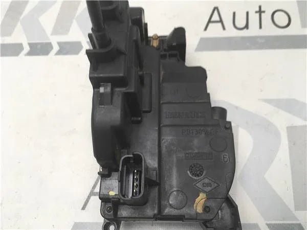 Cerradura izquierda Renault Megane III