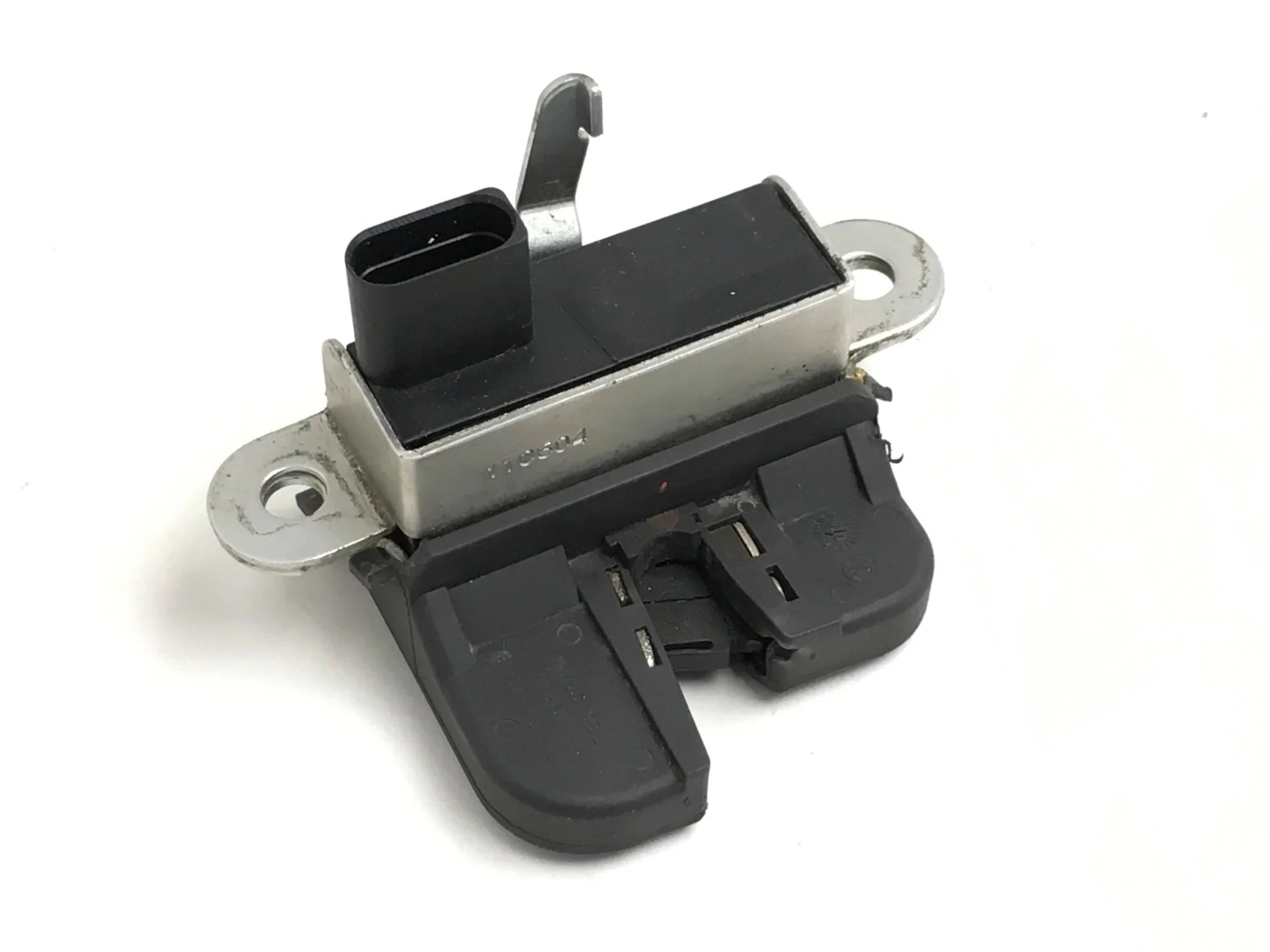 Cerradura portón VW Golf V
