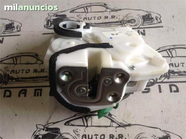 Cerradura puerta izq mazda 2 07-14 - AutoRR DF7359310B