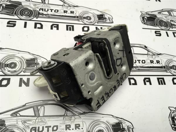 Cerradura tras. der jeep cherokee kk - p04589