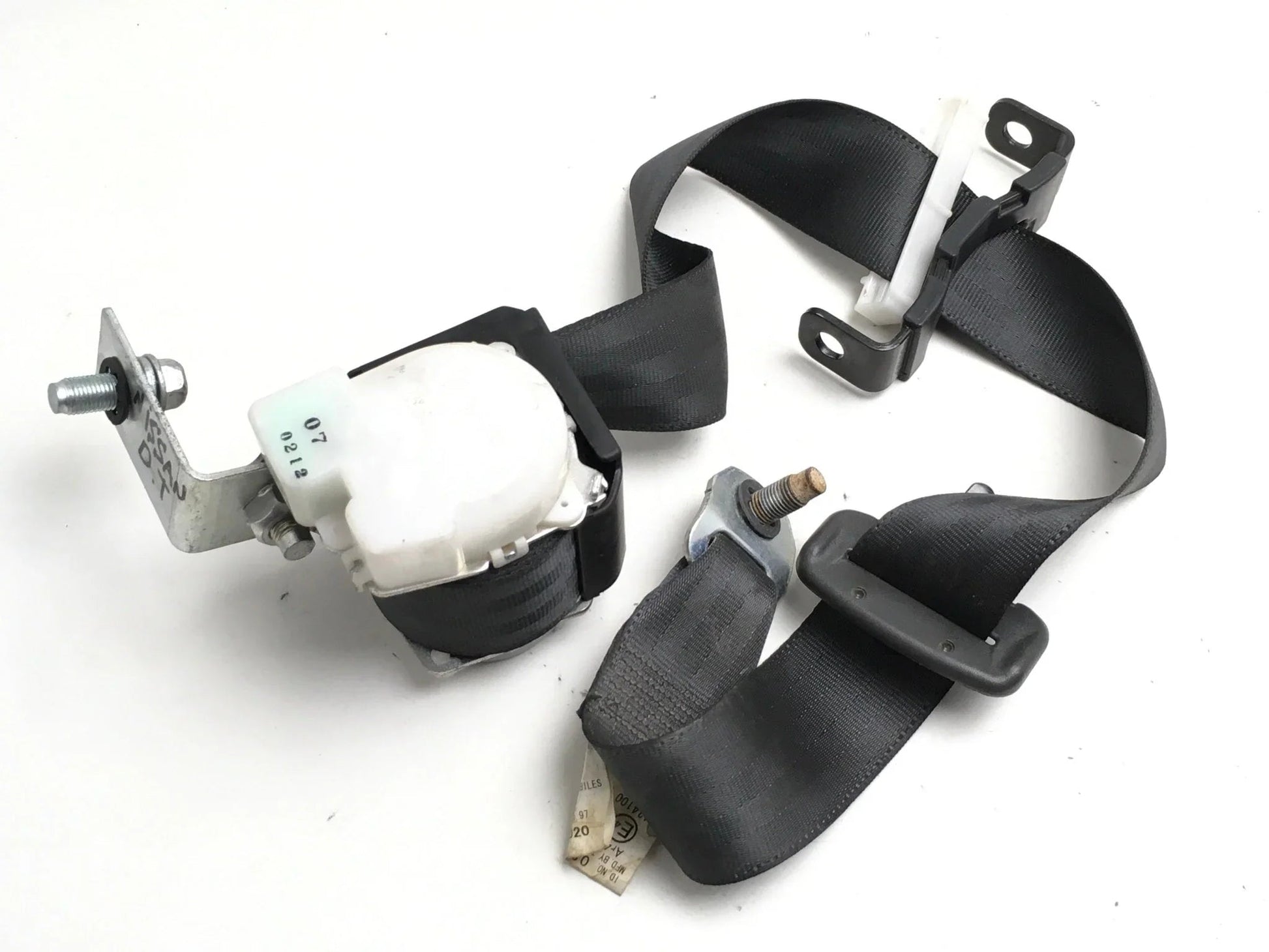 Cinturon trasero central Nissan Navara D40