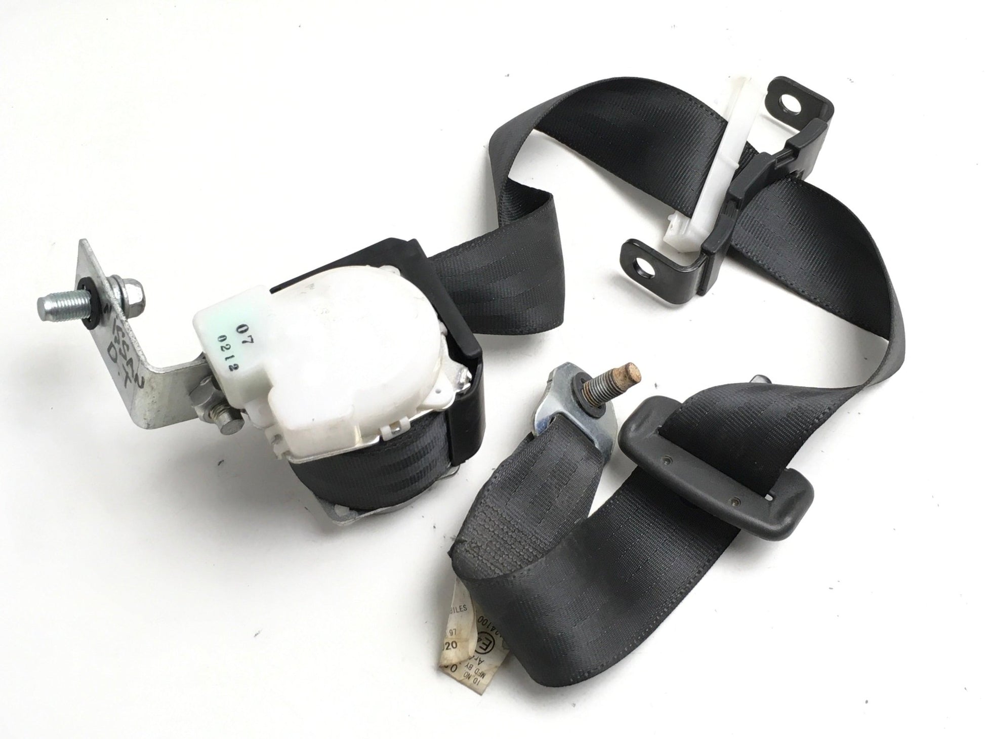 Cinturon trasero central Nissan Navara D40 - 021999