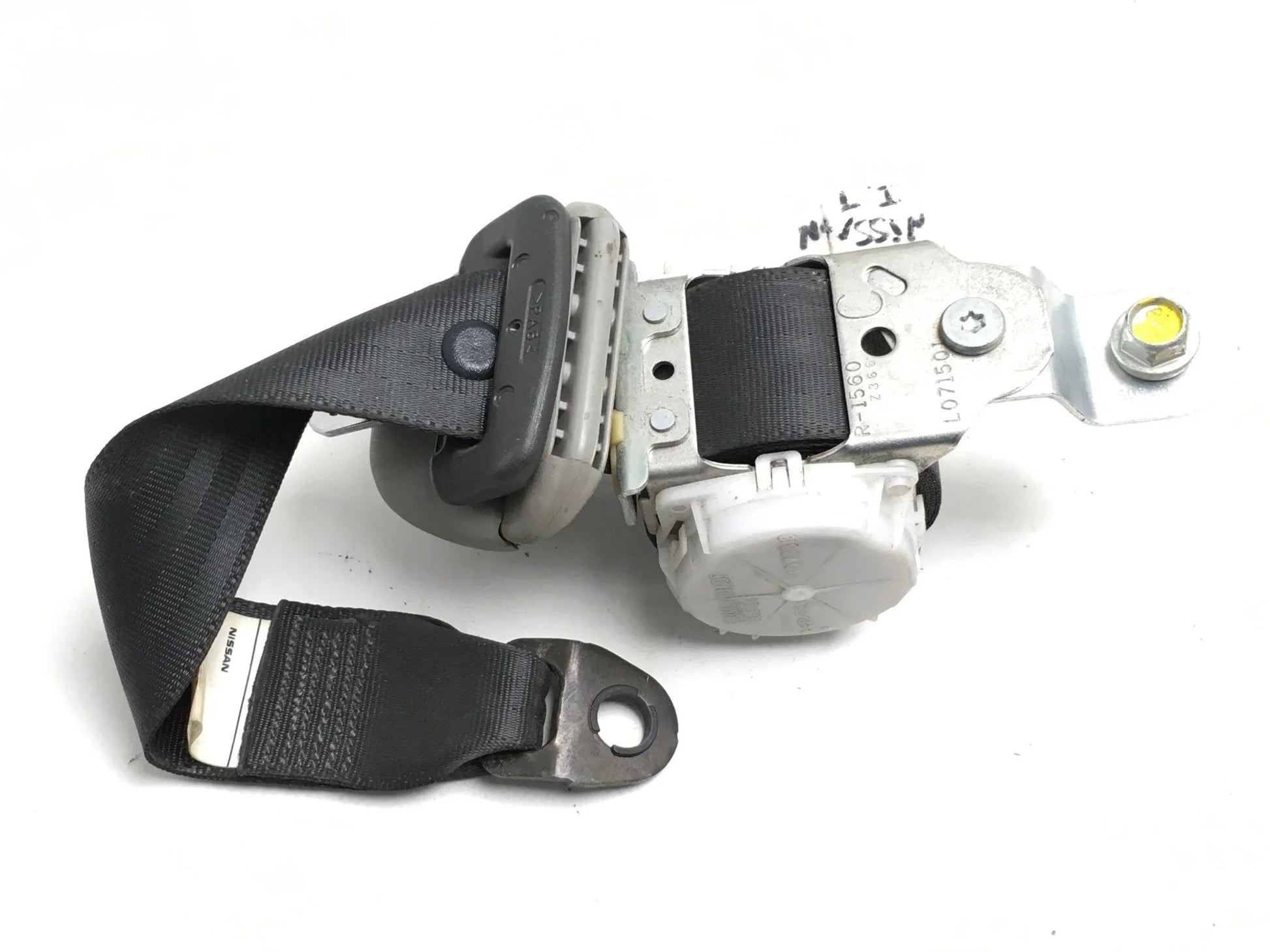 Cinturon trasero Izq Nissan Navara D40