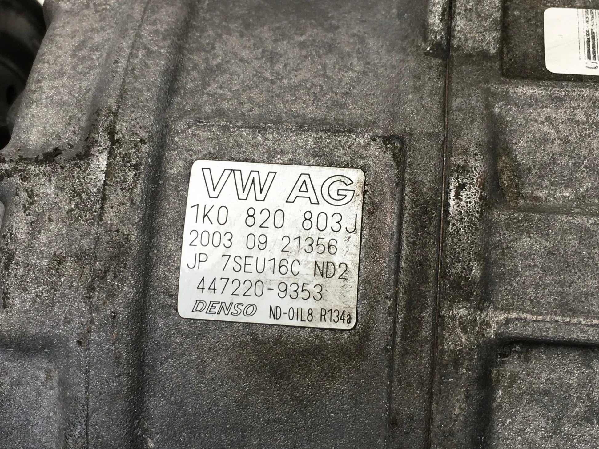 Compresor A/C VW 1K0820803J