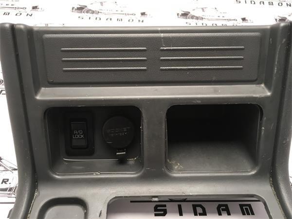 Consola central mitsubishi montero ii - mb652136