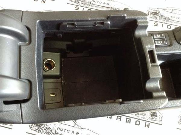 Consola central subaru xv - 