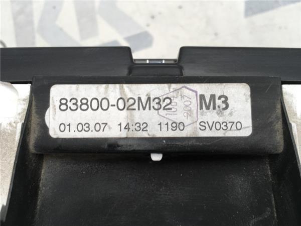 Cuadro instrumentos Toyota Auris E15