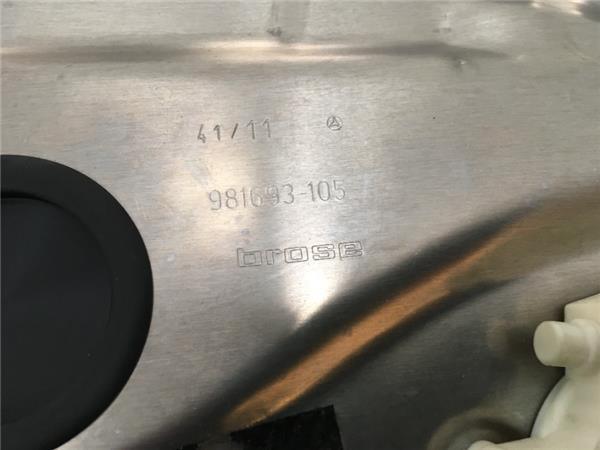 Elevalunas delantero dcho Mercedes C W20