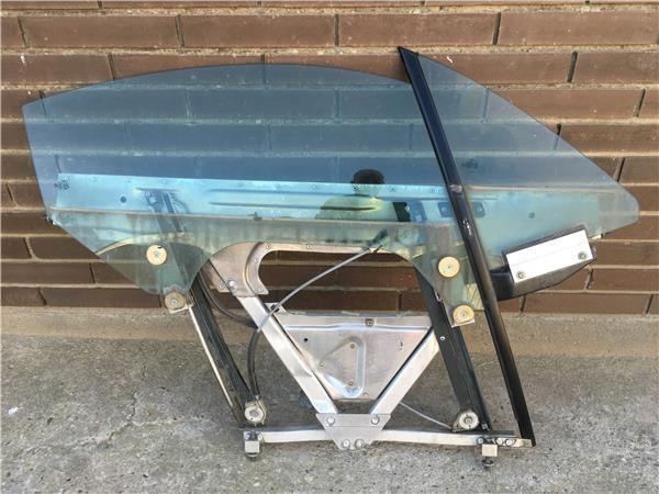 Elevalunas delantero derecho Audi TT 8N - 8n8837730