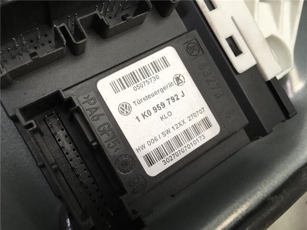 Elevalunas derecho VW Golf V - 1K3837401S