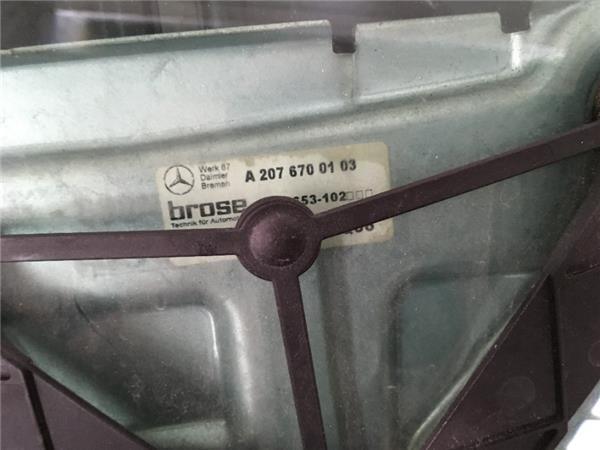 Elevalunas tras izq Mercedes Clase E C20 - AutoRR a2076700103