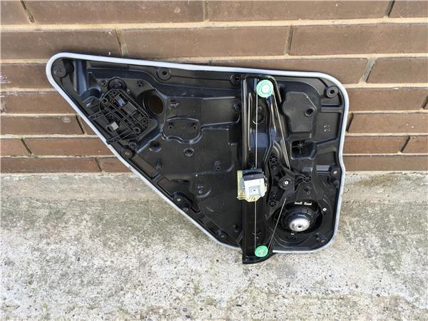 Elevalunas trasero dcho mercedes a w176 - 