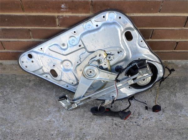 Elevalunas trasero derecho ford kuga i - 