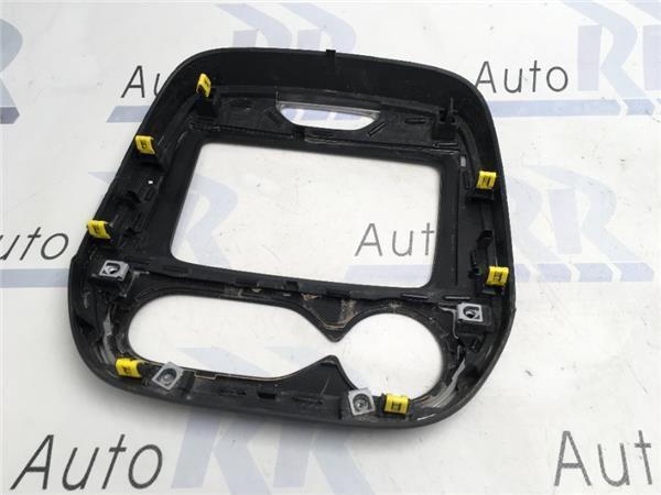 Embellecedor central Renault Captur - 682705384r