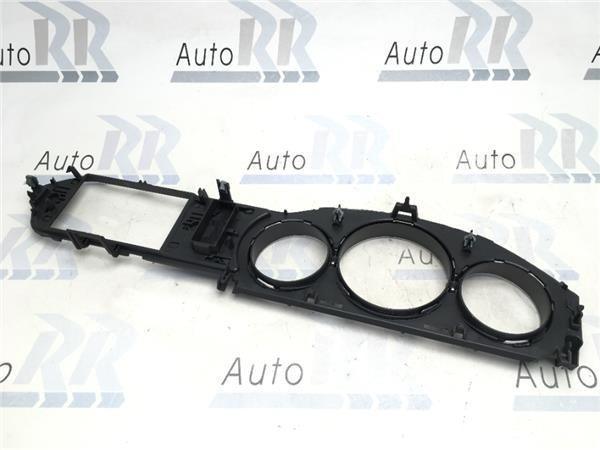 Embellecedor cuadro Mercedes C W204 - a2046890039
