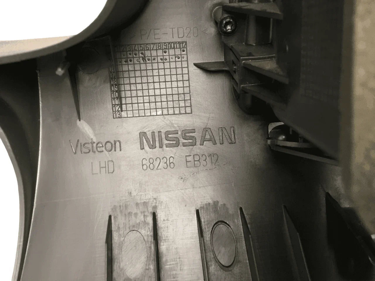 Embellecedor salpicadero Nissan 68236EB312