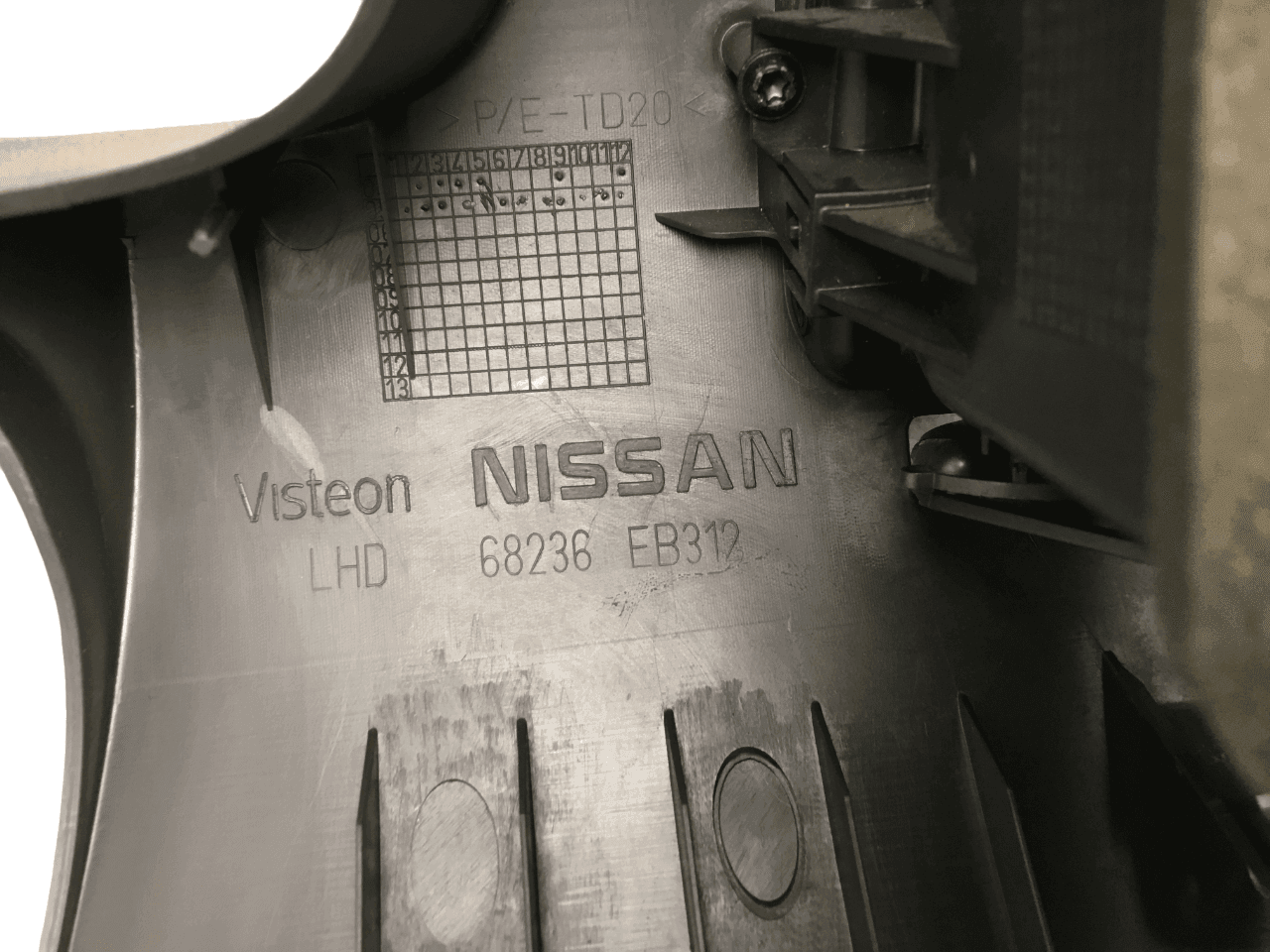 Embellecedor salpicadero Nissan 68236EB312 - 68236EB312