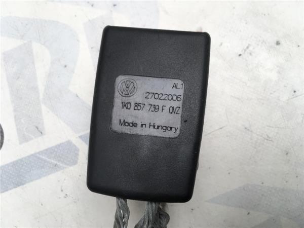 Enganche cinturon trasero VW Seat 1k0857