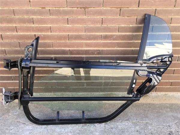 Estructura puerta izquierda Smart W451 - 