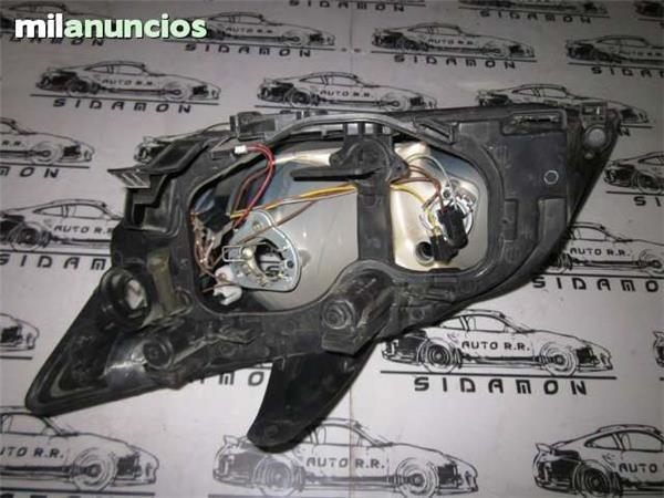 Faro delantero dcho focus fondo negro - 