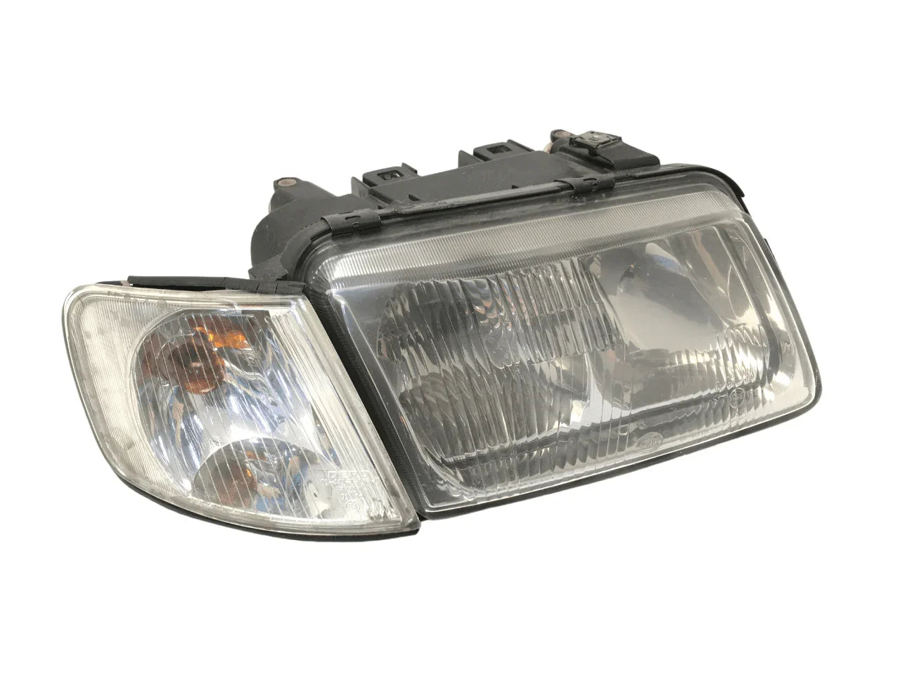 Faro derecho Audi A3 8L