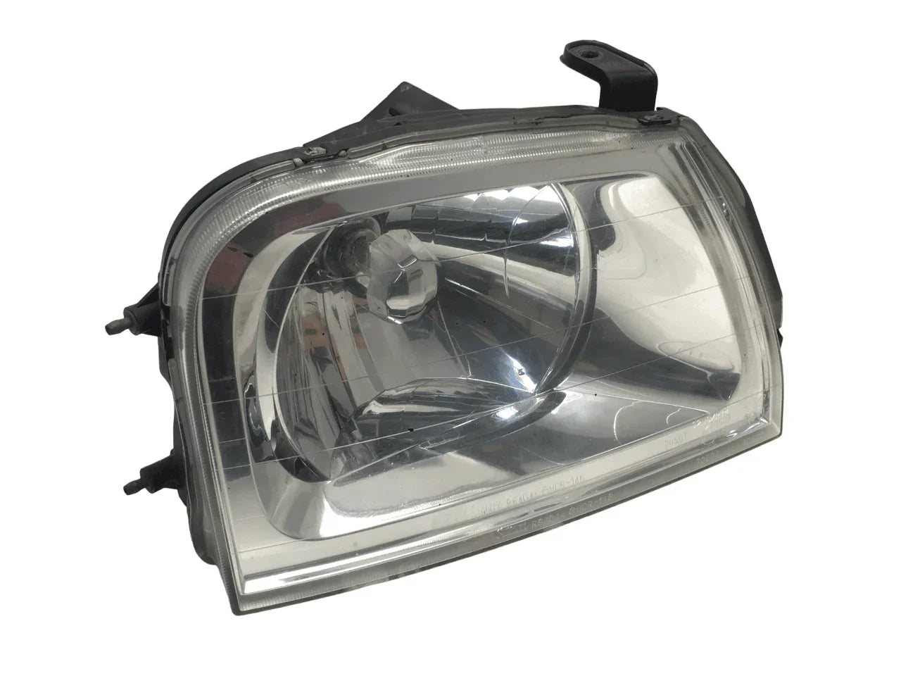 Faro derecho Mitsubishi L200