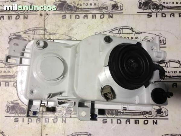 Faro derecho nissan vanette - AutoRR 