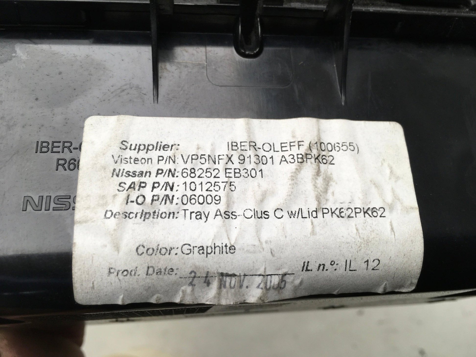 Guantera Nissan Navara D40 - 68252eb301