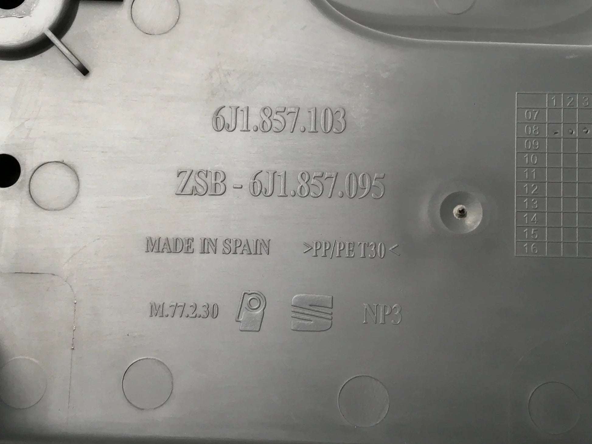 Guantera Seat Ibiza 6J 6J1857103