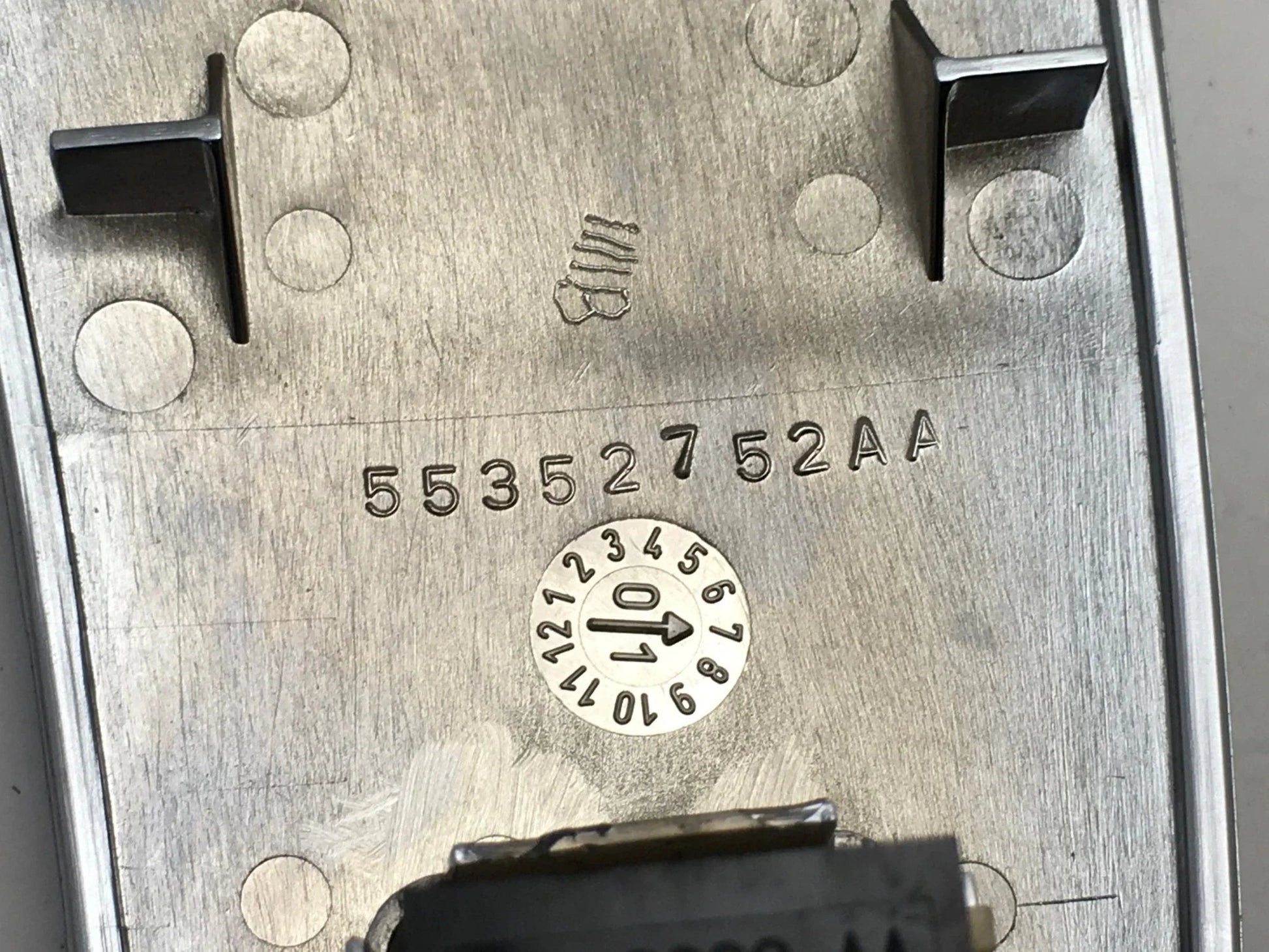 Interruptor bloqueo dcho Jeep Cherokee KJ